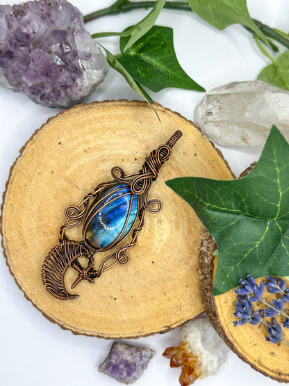 "Flashy Enchantment" Labradorite Pendant